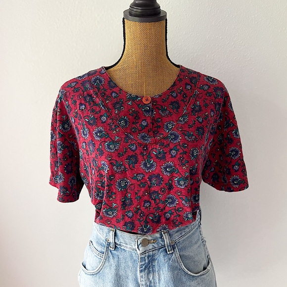 Northern Reflections Tops - Vintage Northern Reflections Maroon Floral Short Sleeve T-Shirt